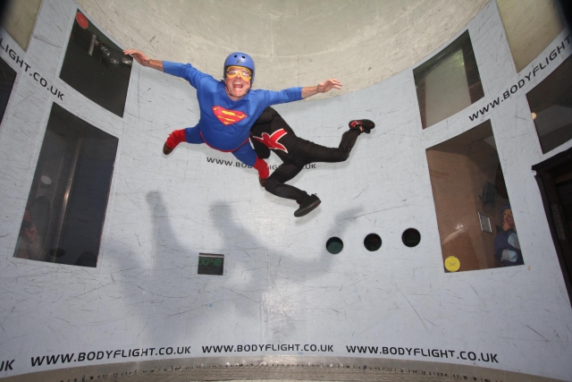  Con trajes de superhéroe 